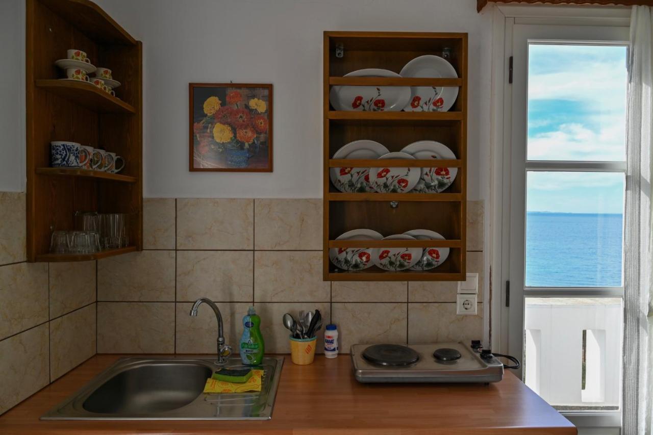 Blue Bliss Apartment Ambrami Екстериор снимка