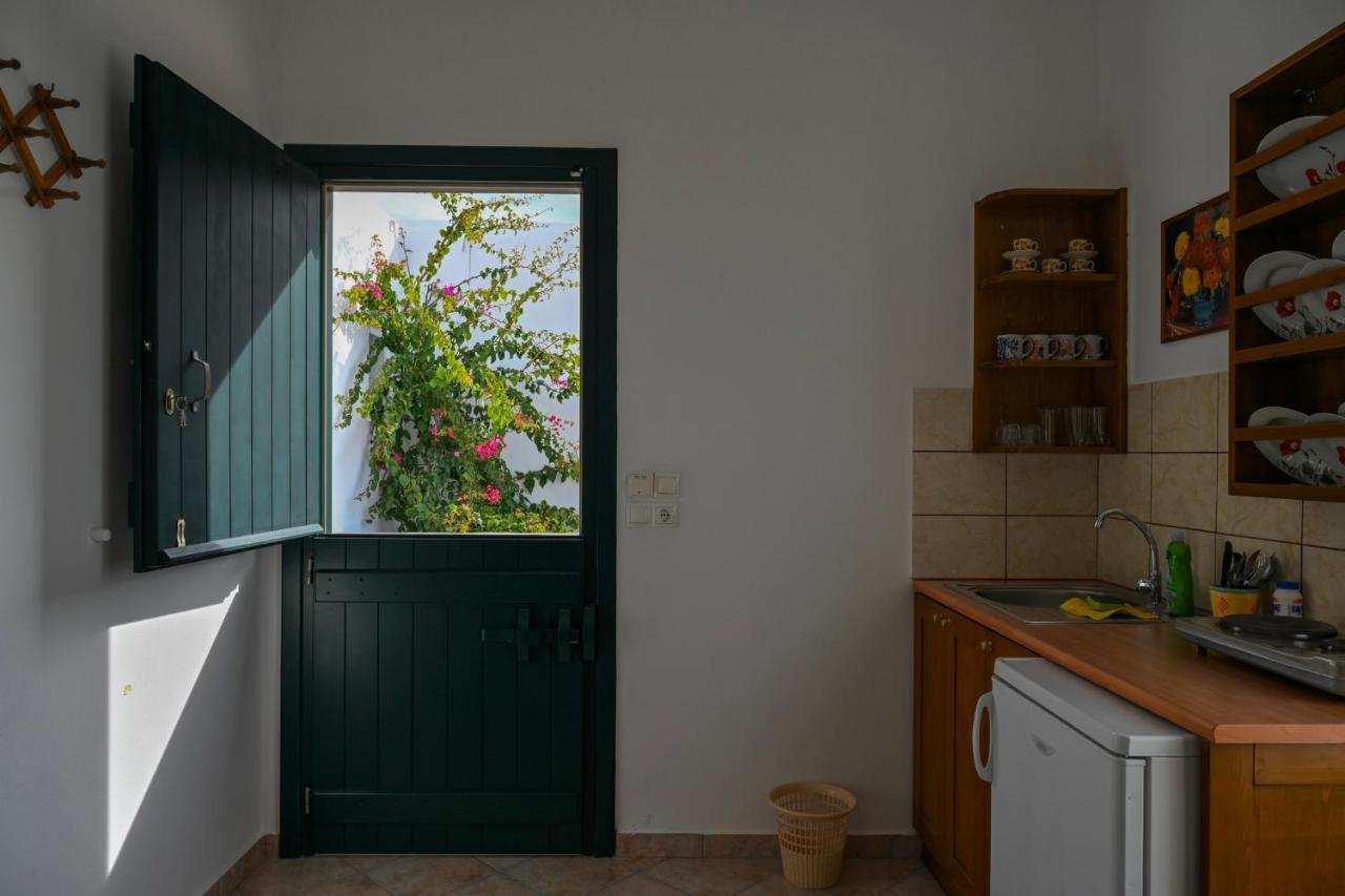 Blue Bliss Apartment Ambrami Екстериор снимка