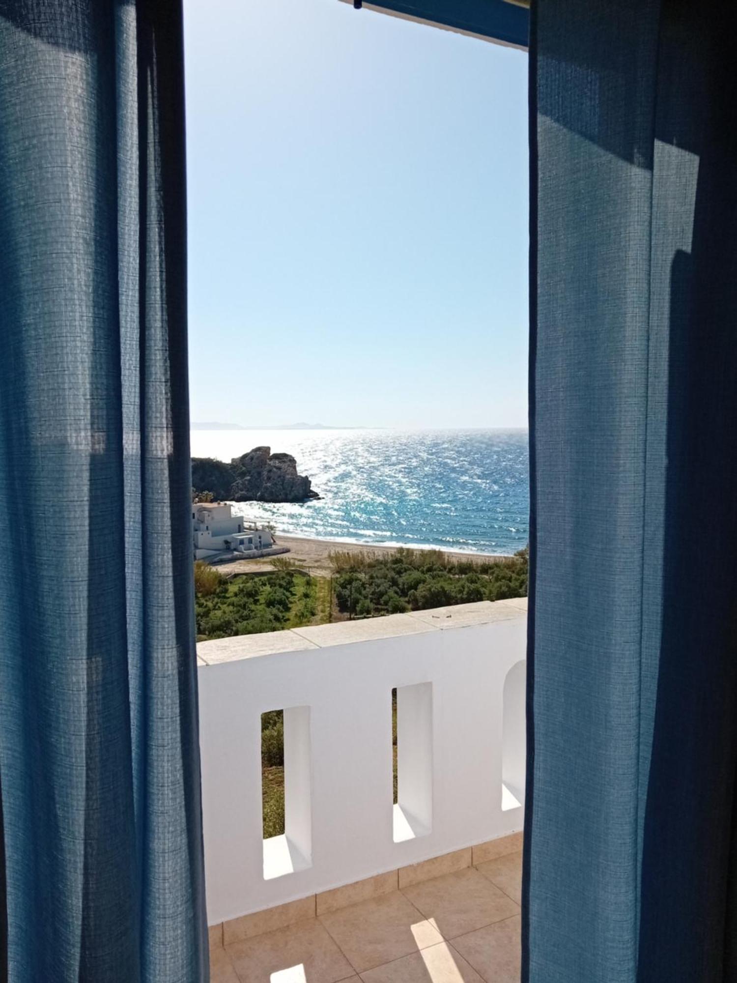 Blue Bliss Apartment Ambrami Екстериор снимка
